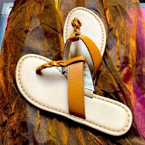 Cute Medium 7/8 tan faux leather sandals